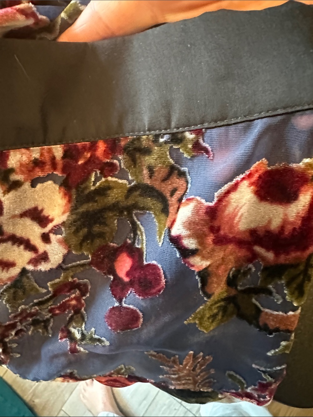 Zara Woman Black Velvet Floral kimono - Picture 8 of 9